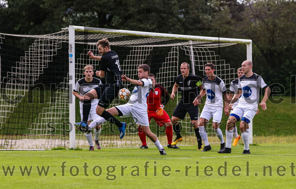 2023-09-03_024_SV_Anzing_gegen_TSV_Ottobrunn | Anzing, Deutschland, 03.09.2023:
Fußball, Kreisliga 2023 / 2024, Testspiel, 3. Spieltag, Endergebnis: 3:0

Alexander Huber (SV Anzing, #19), Paul Schade (TSV Ottobrunn, #29), Torwart Florian Lerch (TSV Ottobrunn, #1), Peter Rauch (SV Anzing, #6), Marius Flecke (TSV Ottobrunn, #5), Simon Pleninger (TSV Ottobrunn, #9)

Foto: Christian Riedel / fotografie-riedel.net