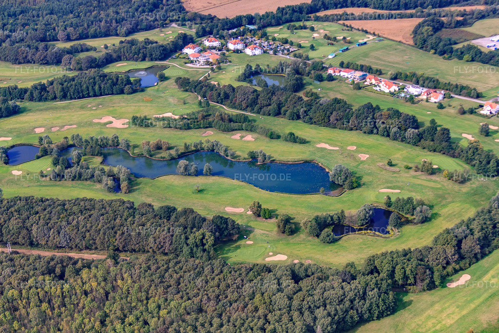 Luftbild: Greens und Teiche am Golfclub Soufflenheim Baden-Baden in Soufflenheim im Bundesland Bas-Rhin in Frankreich. – Foto: IMG_53494.jpg vom 30.09.2012 durch Werner Riehm/FLY-FOTO.de – Auflösung des Originals: 4752 x 3168 px