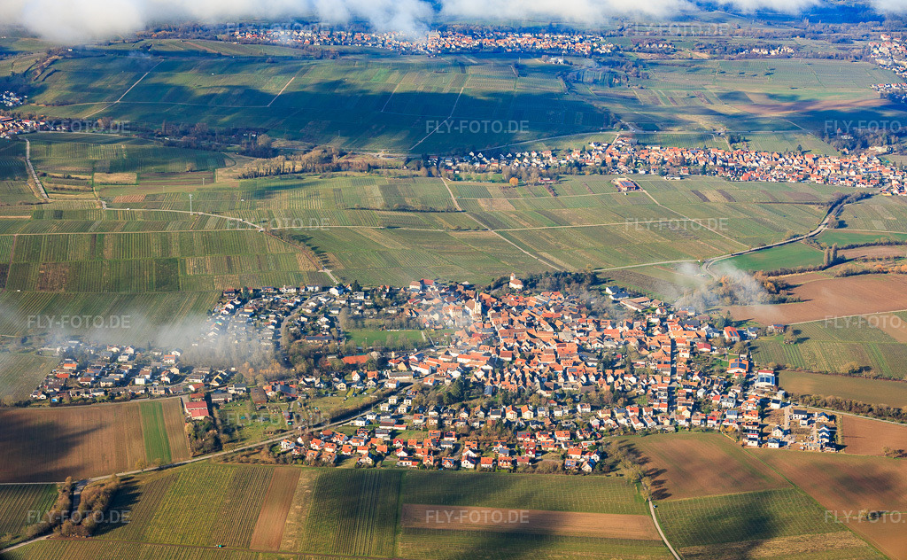 Luftbild: Ortsansicht von Süden unter Wolken im Ortsteil Mörzheim in Landau im Bundesland Rheinland-Pfalz in Deutschland. Foto: IMG_153223.jpg vom 25.02.2026 durch Werner Riehm/FLY-FOTO.de