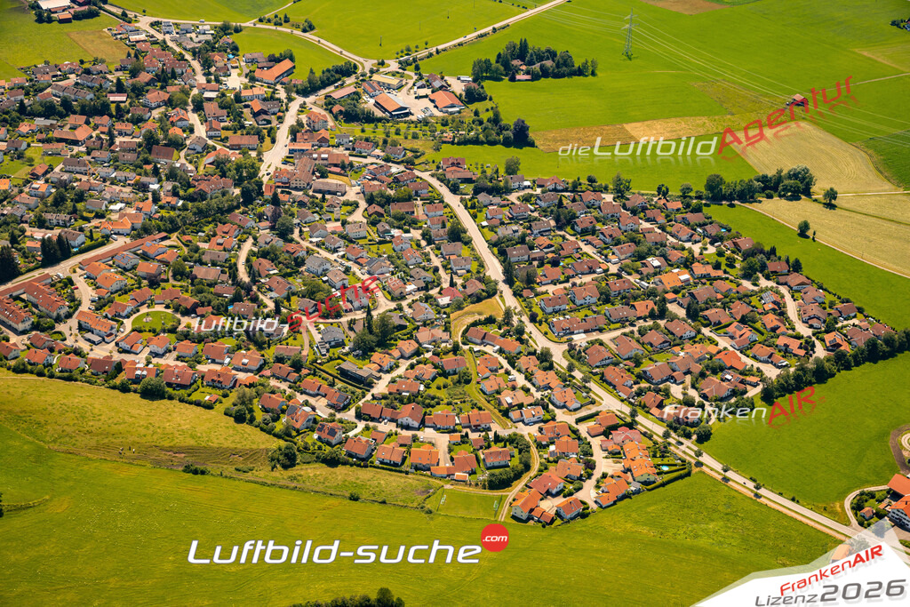 Das Luftbild zeigt : Börwang Haldenwang - Die Luftaufnahme wurde 2024 vom UL-Flugzeug aus erstellt ( keine Drohne ) - Hochauflösende Luftaufnahme - Für grossformatige Ausdrucke geeignet. Die Geschenkidee !Mit Lizenz und Bildrechte bestellbar