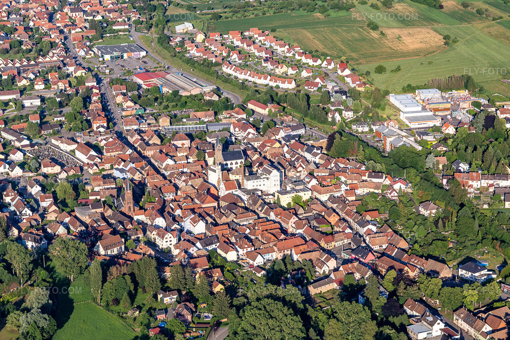 Aerial view: View of the town in Val de Moder in the state Bas-Rhin, France.Photo: IMG_115442.jpg taken on 06/16/2019 by Werner Riehm/FLY-FOTO.comResolution of the original: 5104 x 3403 px
