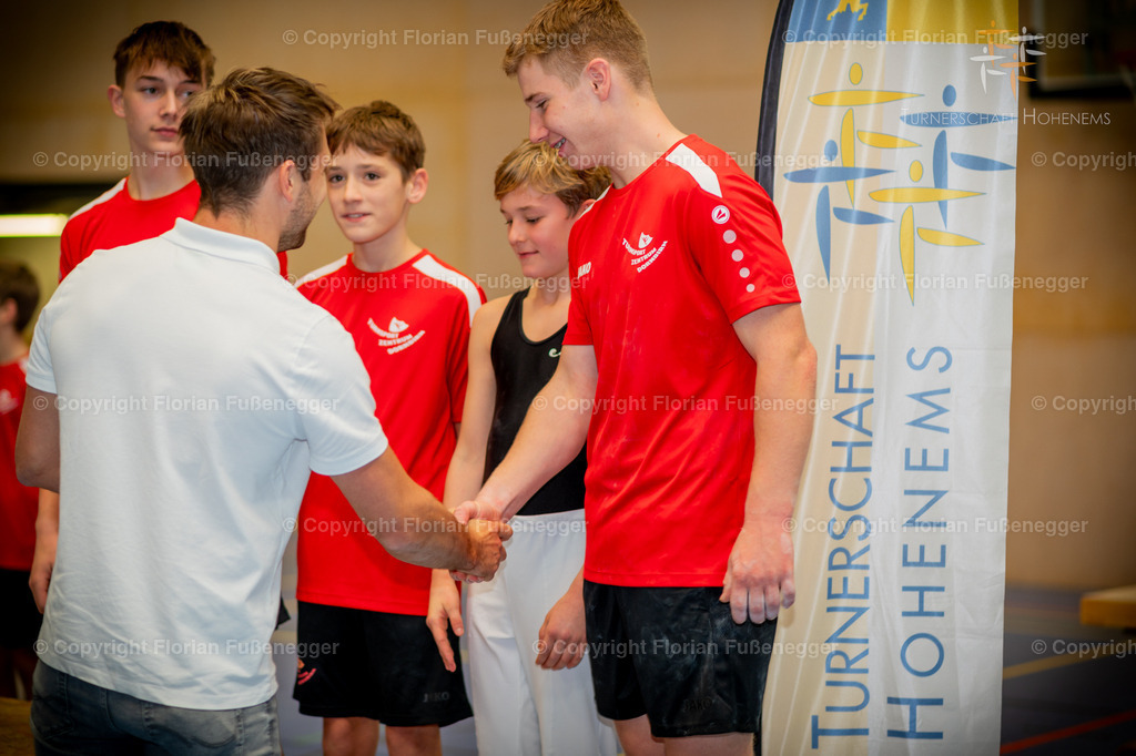 Promo-77 | "Fussifoto.com – Ihr Ansprechpartner für hochwertige Fotografie! Entdecken Sie kreative Bilder und professionelle Dienstleistungen. Kontaktieren Sie uns für Ihre Projekte!"