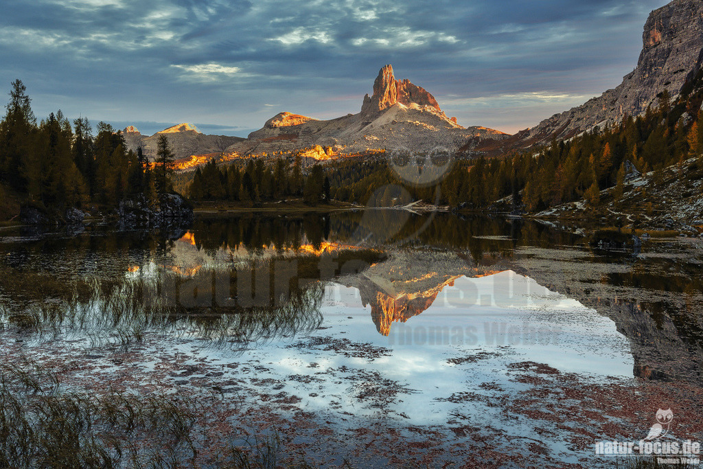 R5NF6649-20231011 | Einer der schönen Seen in den Bergen rund um Cortina di Amprezzo. - Realisiert mit Pictrs.com