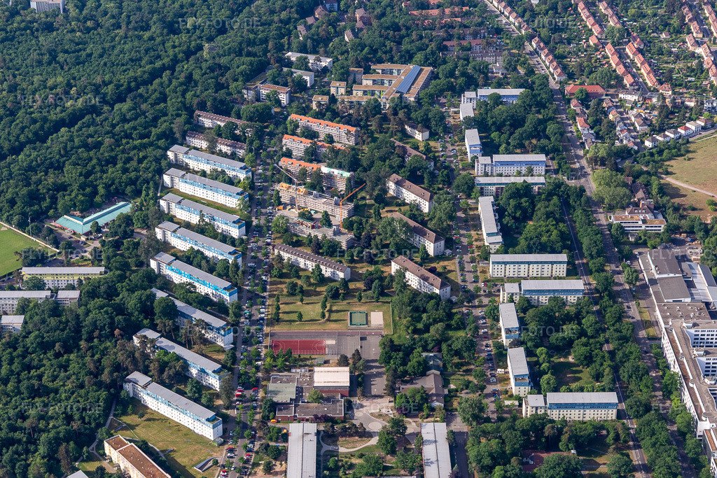 Luftbild: Tennesseeallee im Ortsteil Nordstadt in Karlsruhe im Bundesland Baden-Württemberg in Deutschland. Foto: IMG_131562.jpg vom 22.05.2022 durch Werner Riehm/FLY-FOTO.de