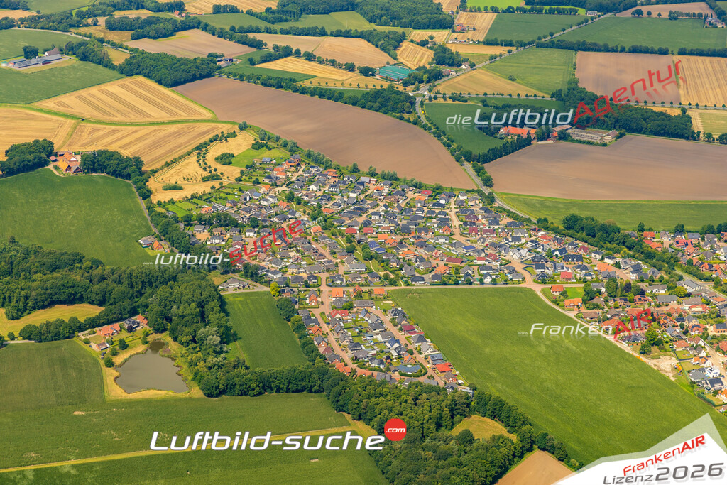 Neue Luftbildaufnahme der Stadt Dinklage - Das Luftbild wurde 2025 vom UL-Flugzeug heraus erstellt ( keine Drohnenaufnahme ) - Hochauflösende Luftaufnahme - für Wandbilder und großformatige Ausdrucke geeignet. Das besondere Geschenk!Hier alle&nbsp;Infos zur Lizenzierung der LuftaufnahmeWir fliegen auch dieses Jahr wieder in Ihre Region um Luftbilder zu erstellen.- Luftbild anfragen