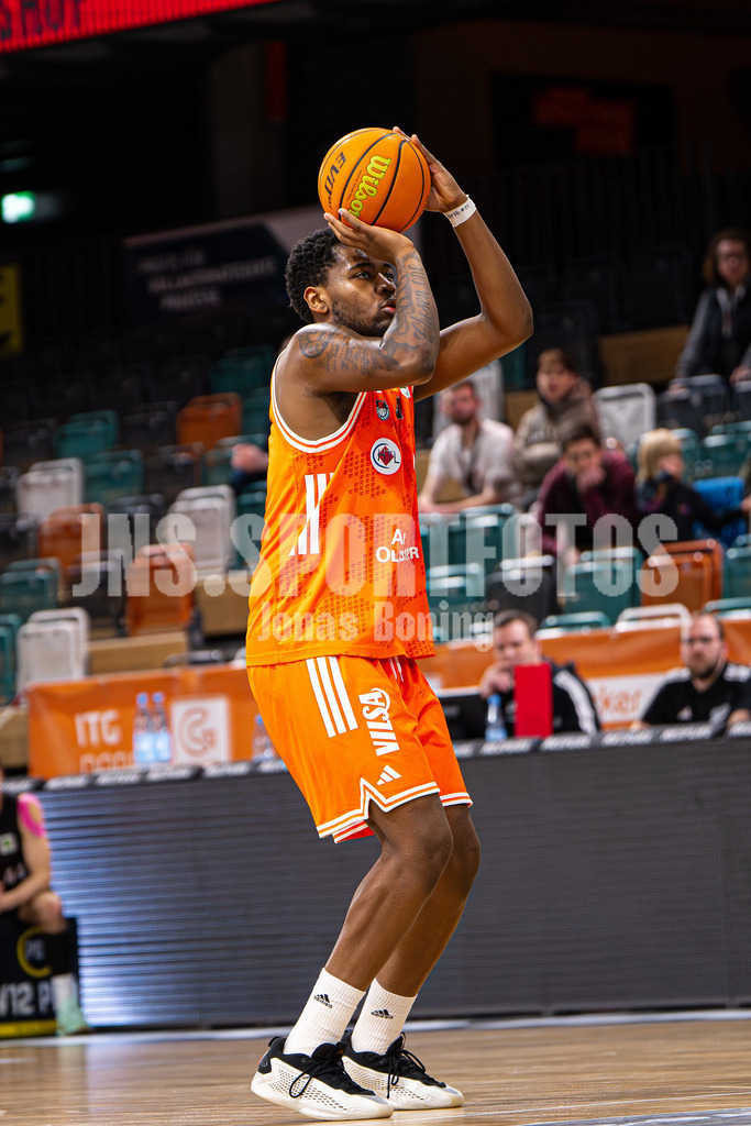 Basketball I Herren I Saison 2025-2026 I ProB Nord I 21. Spieltag I Rasta Vechta II - Iserlohn Kangaroos I 3257 | Joel Moketo Lungelu (55, RASTA Vechta II) - Realisiert mit Pictrs.com