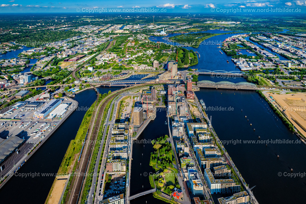 Hamburg_Baakenhafen_Elbtower_Elbbrücken_Hafencity_ELS_8179160625 | HAMBURG 16.06.2025 Baustellen für Wohn- und Geschäftshäuser im Baakenhafen entlang der der Baakenallee in der HafenCity in Hamburg, Deutschland. Weiterführende Informationen bei: AUG. PRIEN Bauunternehmung (GmbH & Co. KG),  BVE Bauverein der Elbgemeinden eG,  Baugenossenschaft Hamburger Wohnen eG,  Johann Daniel Lawaetz-Stiftung,  Richard Ditting GmbH & Co. KG,  bof architekten,  florian krieger - architektur und städtebau gmbh. // Construction sites for residential and commercial buildings in the Baakenhafen along the Baakenallee in HafenCity in Hamburg, Germany. Further information at: AUG. PRIEN Bauunternehmung (GmbH & Co. KG),  BVE Bauverein der Elbgemeinden eG,  Baugenossenschaft Hamburger Wohnen eG,  Johann Daniel Lawaetz-Stiftung,  Richard Ditting GmbH & Co. KG,  bof architekten,  florian krieger - architektur und staedtebau gmbh. Foto: Martin Elsen