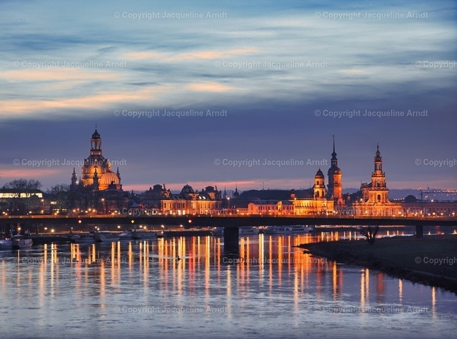 Dresden_lights Kopie | Fotografie Photography Dresden Photoshooting  Fotoshooting Fotografin Dresdencity Bilder  Foto Dresdenvideos Kalender Postkarten Bilderdownload Portrait Hochzeitsfotografie Familienfotos Bewerbungsbilder Studiofotografie Fotograf Dresdenbilder Business - Realisiert mit Pictrs.com