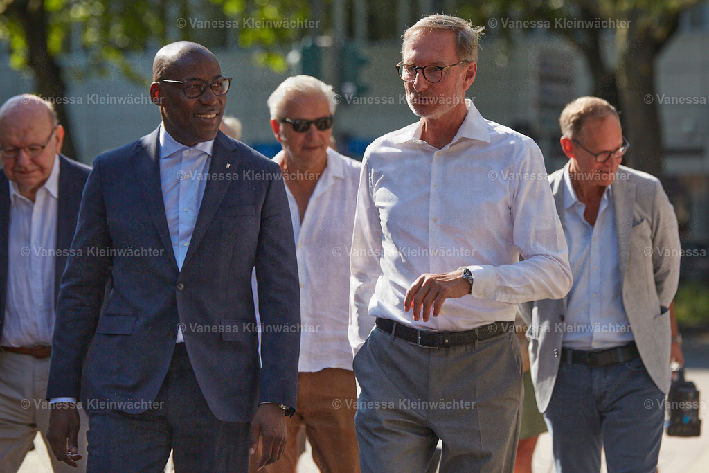 270801_180Jahre_ZooBerlin_00005 | Vanessa Kleinwächter - Realisiert mit Pictrs.com