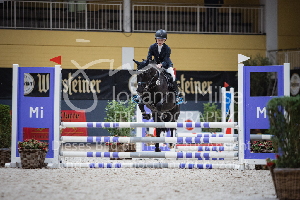 221112_Warstein_E-Stil-455 | Deine schönsten Turniermomente als professionelle Fotos! Entdecke hochwertige Pferdesport-Fotografie im Online-Shop. Jetzt Fotos finden & bestellen!