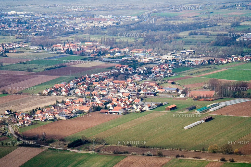 Dorf von Südosten | Luftbild: Dorf von Südosten im Ortsteil Mörlheim in Landau im Bundesland Rheinland-Pfalz in Deutschland. Foto: IMG_9709.jpg vom 15.03.2008 durch Werner Riehm/FLY-FOTO.de - Realisiert mit Pictrs.com