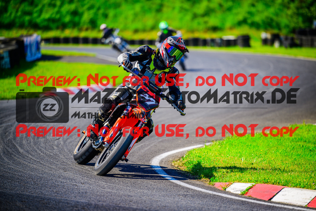 MaZZes_FotoMatrix_240512_6021986_0717 | UE40