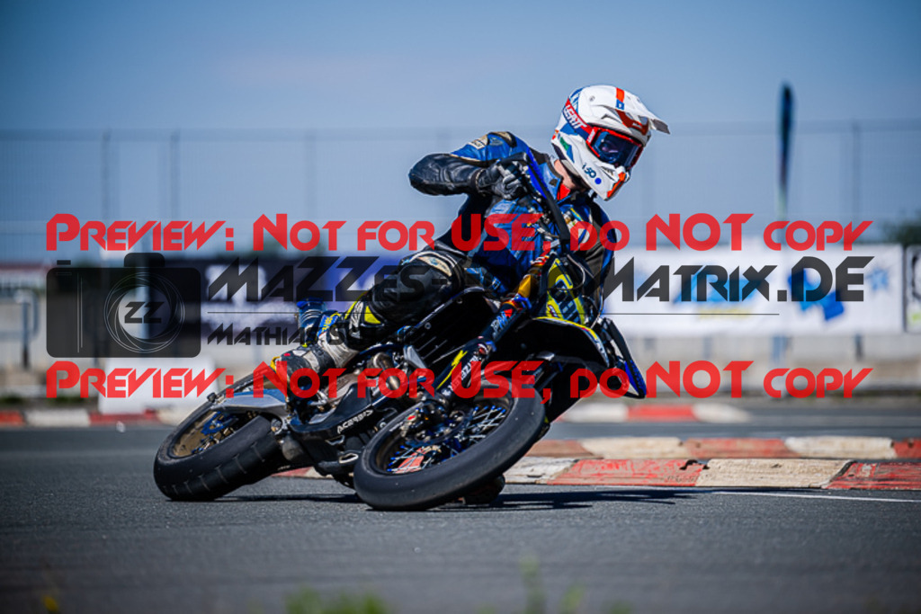 MaZZes_FotoMatrix_220903_1897 | S2