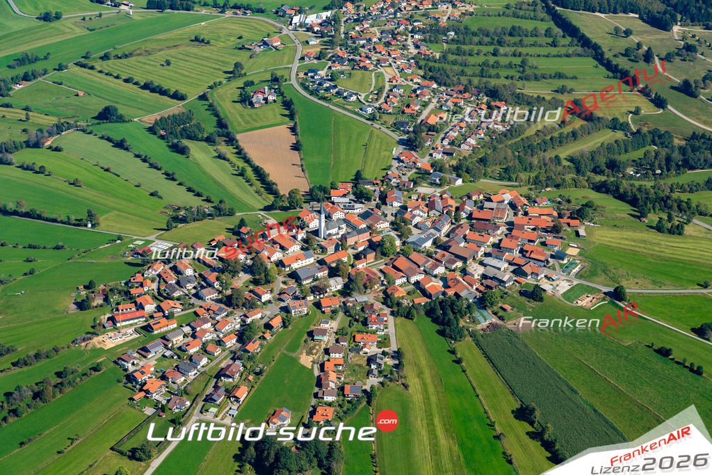Aktuelles Luftbild von Kreuzberg Freyung Kauf mit Lizenz / Bildrechten möglich- Die Luftaufnahme wurde 2021 mittels UL-Flugzeug erstellt ( keine Drohne ) - hochauflösende Kamera-Systeme von  Canon -Beste Qualität - Für grossformatige Ausdrucke geeignet. Die Geschenkidee !