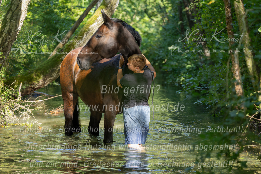 Auswahl_Photographie_Nadja_Kienast__IE_8642-Verbessert-RR | Ich biete Ihnen einzigartige und individuelle Fotoshootings mit Ihren Tieren.
In individuellen Coachings lernen Sie, wie sie von Ihrem Pferd, Ihrer Katze, Ihrem Hund oder einfach Ihrem persönlichen Lieblingstier eindrucksvolle Fotos machen können.