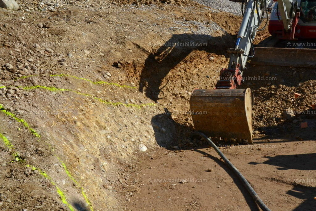 bib-lg02-erdarbeiten-0195 | Nach LV-Leistungsgruppen sortierte Detailfotos über den Bau eines Hauses. Alle Hausbau-Bilder direkt vom Urheber und Autor der Website Haus-Selber-Bauen.com