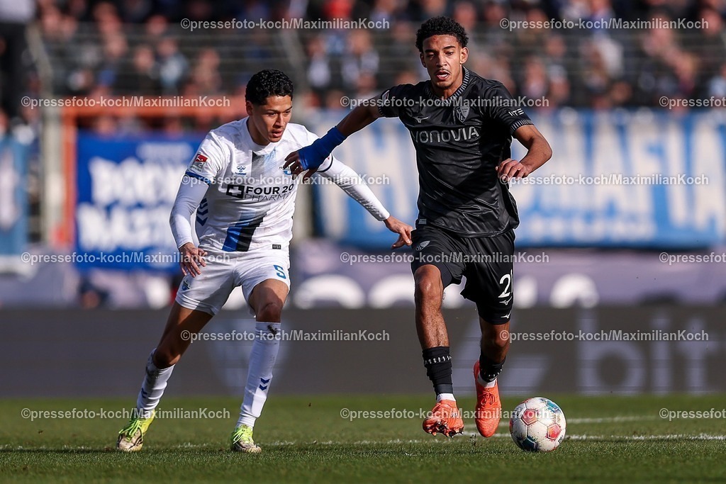 BOC14022601047 | 15.02.2026, Fußball, VfL Bochum - SC Paderborn 07, 2. Fußball Bundesliga, 22. Spieltag, Vonovia Ruhrstadion, Saison 2025 2026: Francis Onyeka&nbsp;(VfL Bochum #21) im Zweikampf gegen  Santiago Castaneda&nbsp;(SC Paderborn #05)  DFB regulations prohibit any use of photographs as image sequences and or quasi-video.