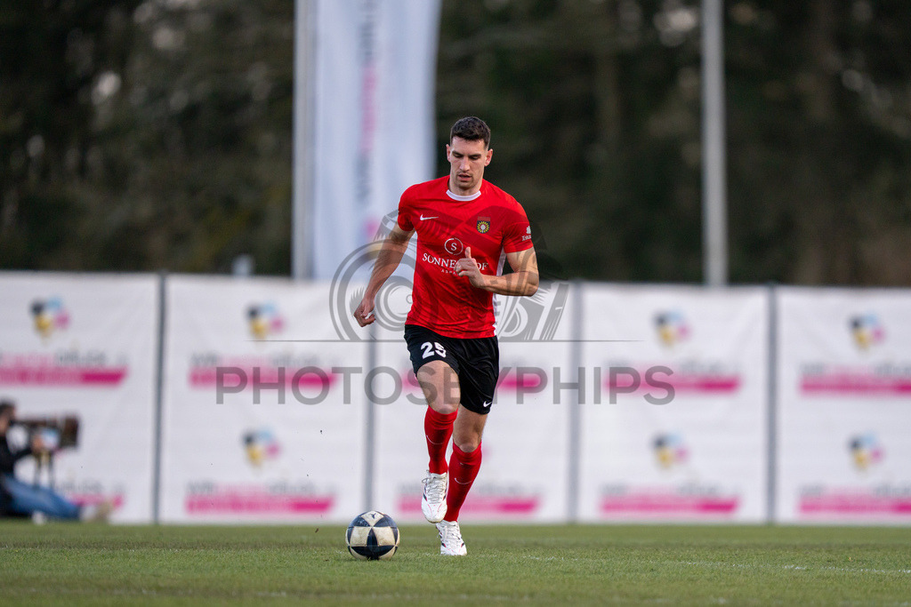 SG Sonnenhof Grossaspach vs. SSV Ulm 1846 Fussball, Fussball, WFV-Pokal, Viertelfinale, 01.04.2026 | Arbnor Nuraj (SG Sonnenhof Grossaspach, #25) am Ball,SG Sonnenhof Grossaspach vs. SSV Ulm 1846 Fussball, Fussball, WFV-Pokal, Viertelfinale, 01.04.2026