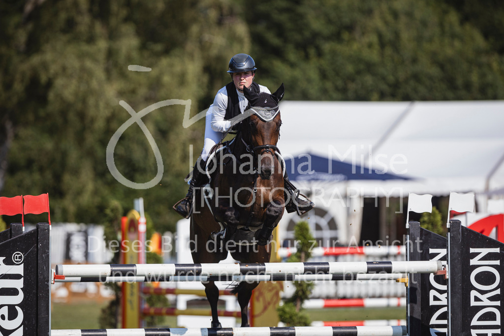 240720_LC_M2-Spr-446 | Deine schönsten Turniermomente als professionelle Fotos! Entdecke hochwertige Pferdesport-Fotografie im Online-Shop. Jetzt Fotos finden & bestellen!