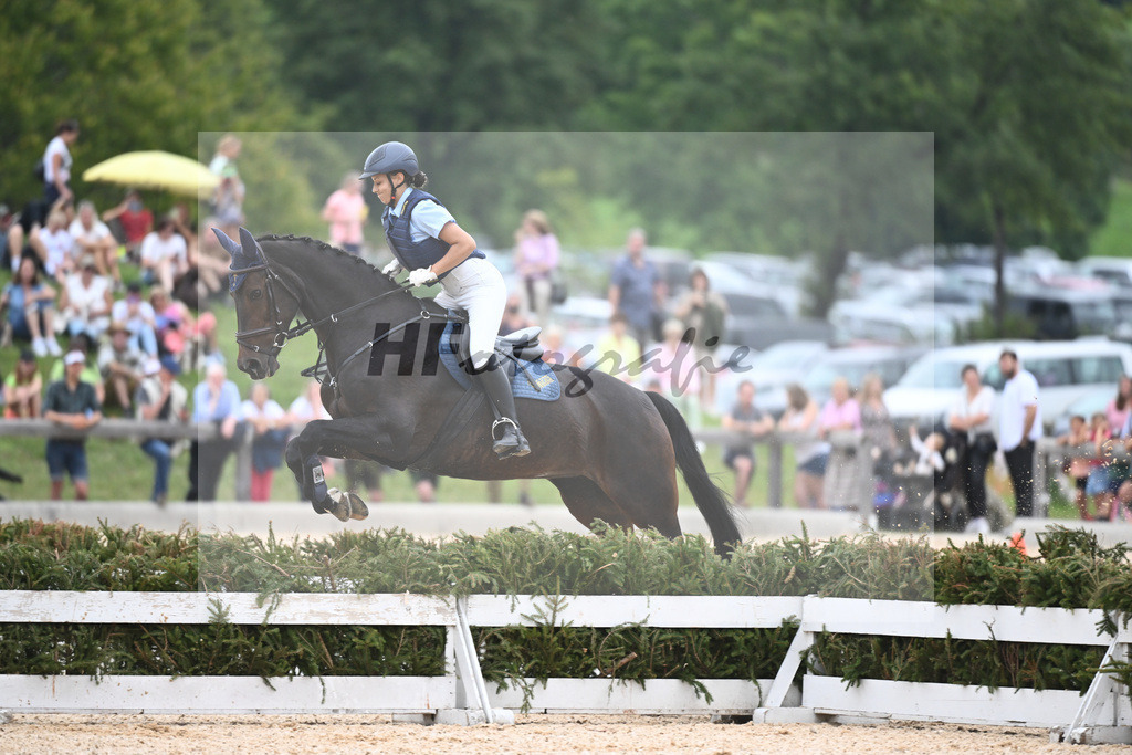 Springquadrille_36240552 | hf-fotografie - Realisiert mit Pictrs.com