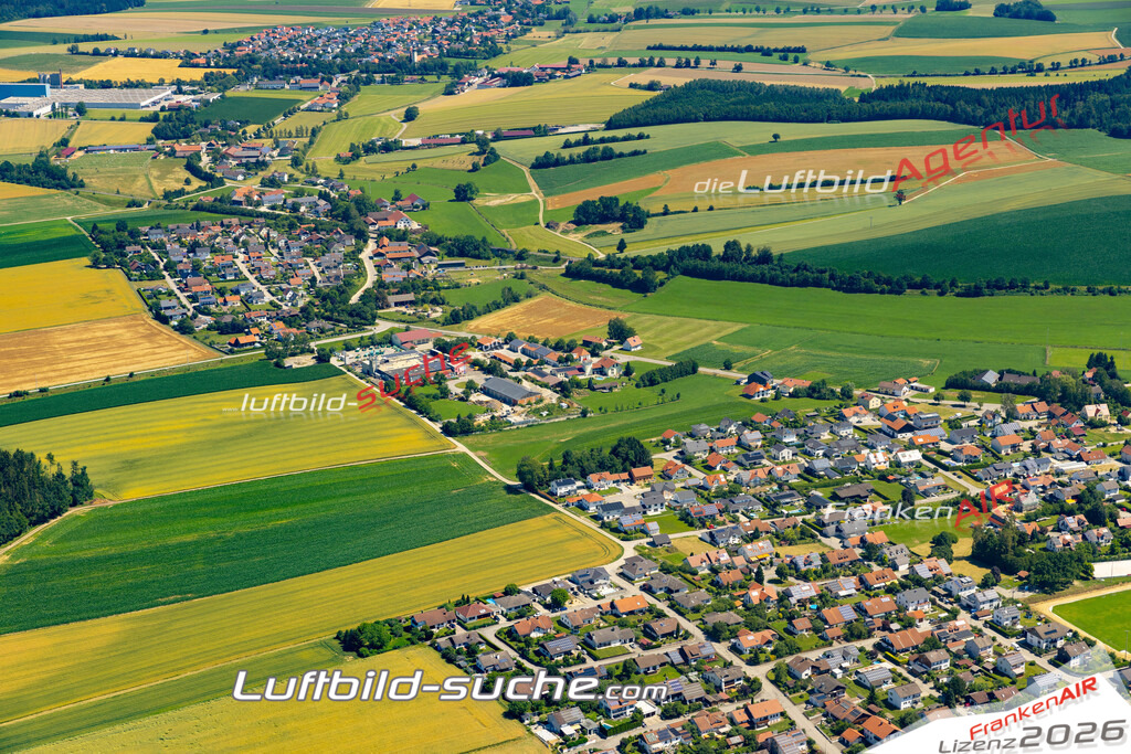 Aktuelles Luftbild von Hilling Bodenkirchen - Die Luftaufnahme wurde 2022 mittels UL-Flugzeug erstellt ( keine Drohne ) - hochauflösende Kamera-Systeme von  Canon -Beste Qualität - Für grossformatige Ausdrucke geeignet. Die Geschenkidee !