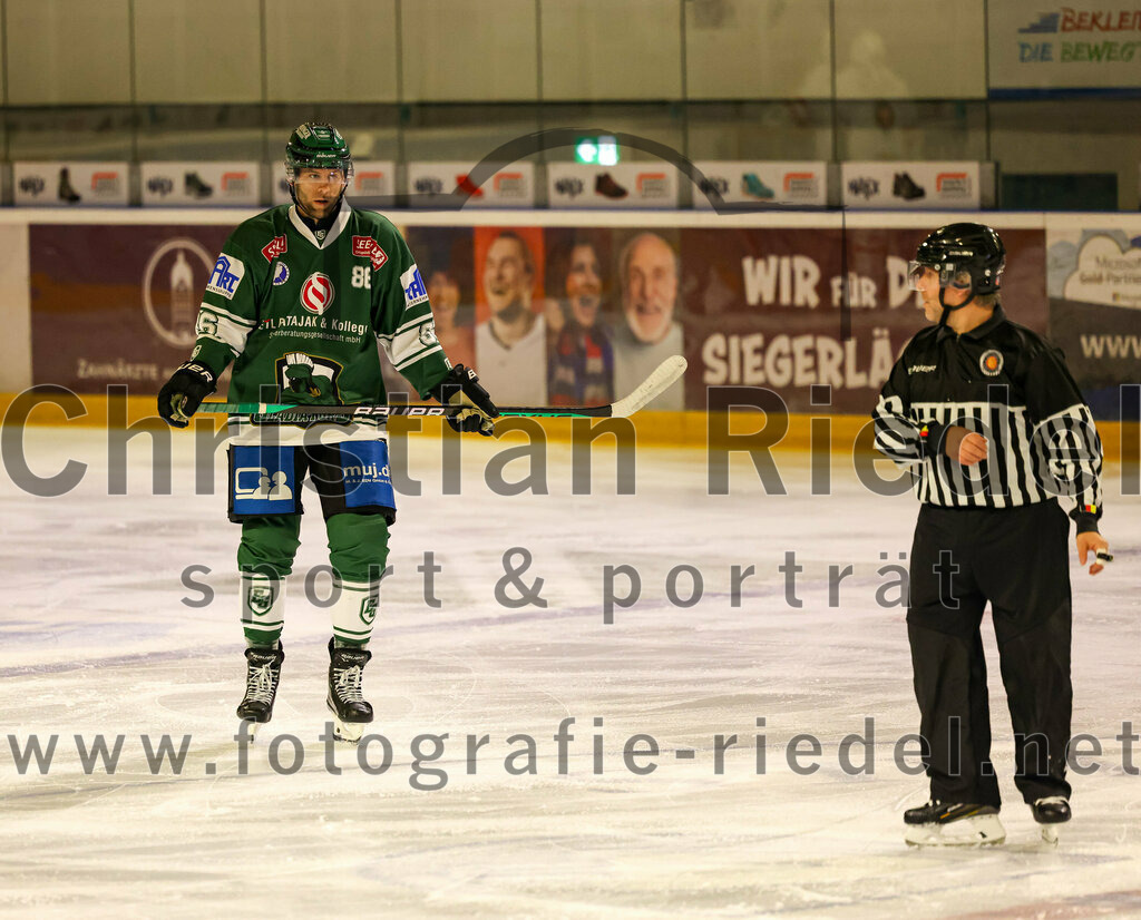 2023-10-20_042_TSV_Erding_gegen_EHC_Klostersee | Erding, Deutschland, 20.10.2023:.Eishockey, Bayernliga Vorrunde 2023 / 2024, 2. Spieltag, TSV Erding gegen EHC Klostersee, Endergebnis: 7:2..Michael Trox (Erding Gladiators, #86)..Foto: Christian Riedel / fotografie-riedel.net