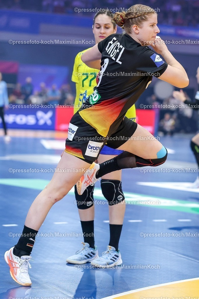 IHF09122502051 | 09.12.2025, Handball WM Frauen, Viertelfinale, Deutschland - Brasilien, 27th IHF Women's Handball World Championship, Westfalenhalle Dortmund: Nina Engel (GER #08) 