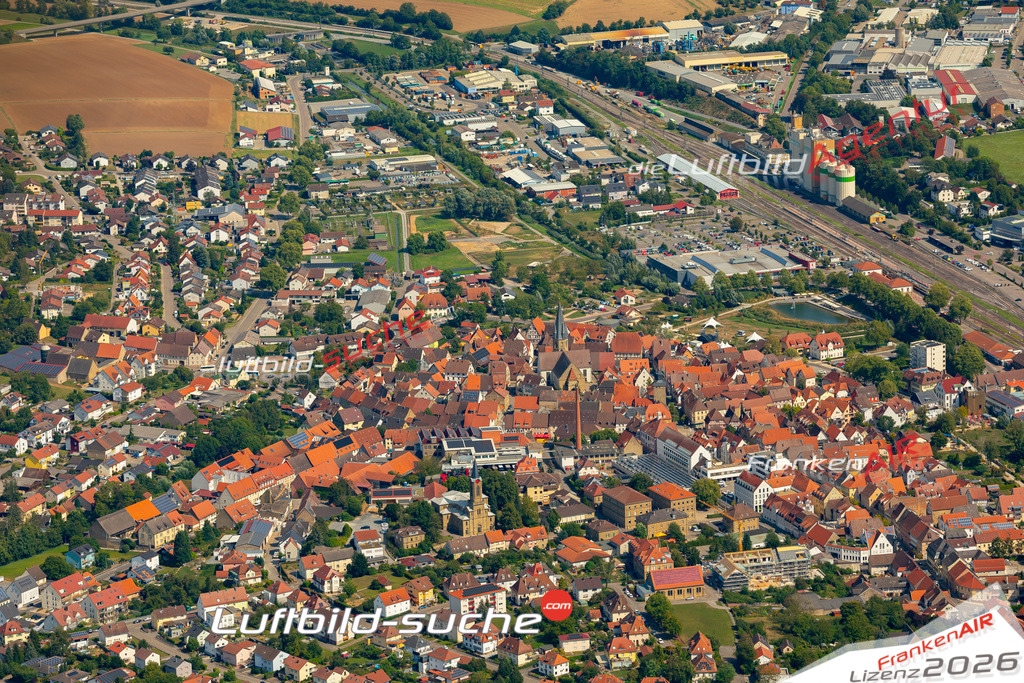 Das Luftbild zeigt :  Eppingen - Die Luftaufnahme wurde 2024 vom UL-Flugzeug aus erstellt ( keine Drohne ) - Hochauflösende Luftaufnahme - Für grossformatige Ausdrucke geeignet. Die Geschenkidee !Mit Lizenz und Bildrechte bestellbar