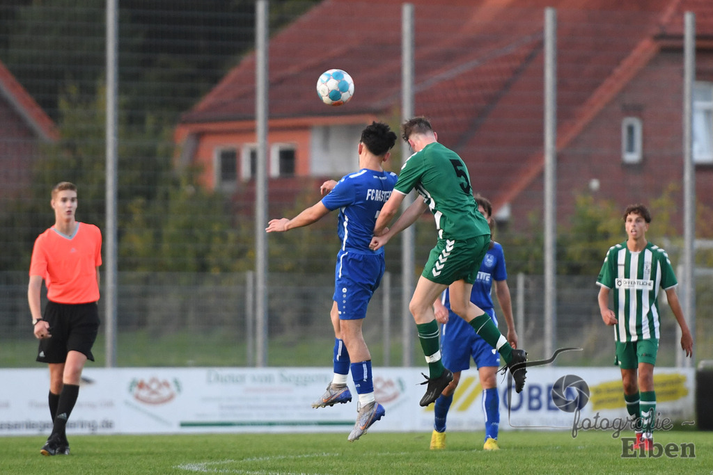 FC Rastede-VFL Oldenburg | A-Jugend Bezirkspokal; FC Rastede (blau)-VFL Oldenburg (grün) am 16.08.2023 in Rastede (Sportanlage Köttersweg), Deutschland, Photo: Philip Eiben 2023 - Realisiert mit Pictrs.com