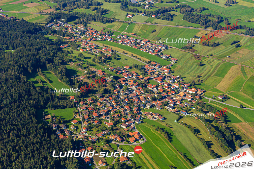 Das Luftbild der Stadt Arrach wurde 2021 vom Flugzeug heraus erstellt (keine Drohne) Aufnahmehöhe ca.450 Meter- hohe Bildauflösung und Druck-Qualität garantiert!