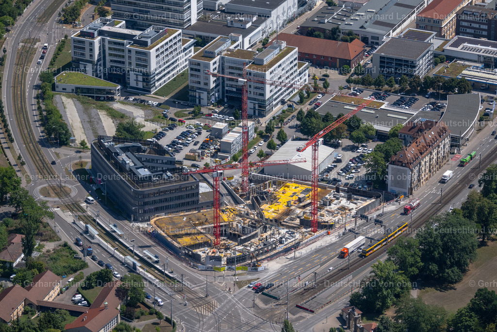 4034753 | STUTTGART 22.07.2020 Baustelle zum Neubau eines Büro- und Geschäftshauses "Leo - Business Campus Stuttgart" an der Löwentorstraße - Pragstraße in Stuttgart im Bundesland Baden-Württemberg, Deutschland. Weiterführende Informationen bei: Blackstone,  Colliers International Deutschland Holding GmbH,  KSP Jürgen Engel Architekten GmbH,  LBBW Immobilien Management GmbH,  Landesbank Baden-Württemberg,  STERN GmbH Agentur für Kommunikation,  SV SparkassenVersicherung Holding AG,  WOLFFKRAN International AG. // Construction site to build a new office and commercial building Leo - Business Campus Stuttgart on Loewentorstrasse - Pragstrasse in Stuttgart in the state Baden-Wurttemberg, Germany. Further information at: Blackstone,  Colliers International Deutschland Holding GmbH,  KSP Juergen Engel Architekten GmbH,  LBBW Immobilien Management GmbH,  Landesbank Baden-Wuerttemberg,  STERN GmbH Agentur fuer Kommunikation,  SV SparkassenVersicherung Holding AG,  WOLFFKRAN International AG. Foto: Gerhard Launer