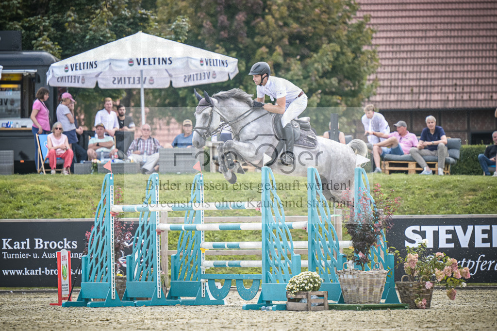 DOS_1836 | Entdecke hochwertige Reitturnierfotos von Foto Oger. Professionell, emotional und authentisch – jetzt Lieblingsmomente im Shop bestellen.Deutschlandweite Turnierfotografie. - Realisiert mit Pictrs.com