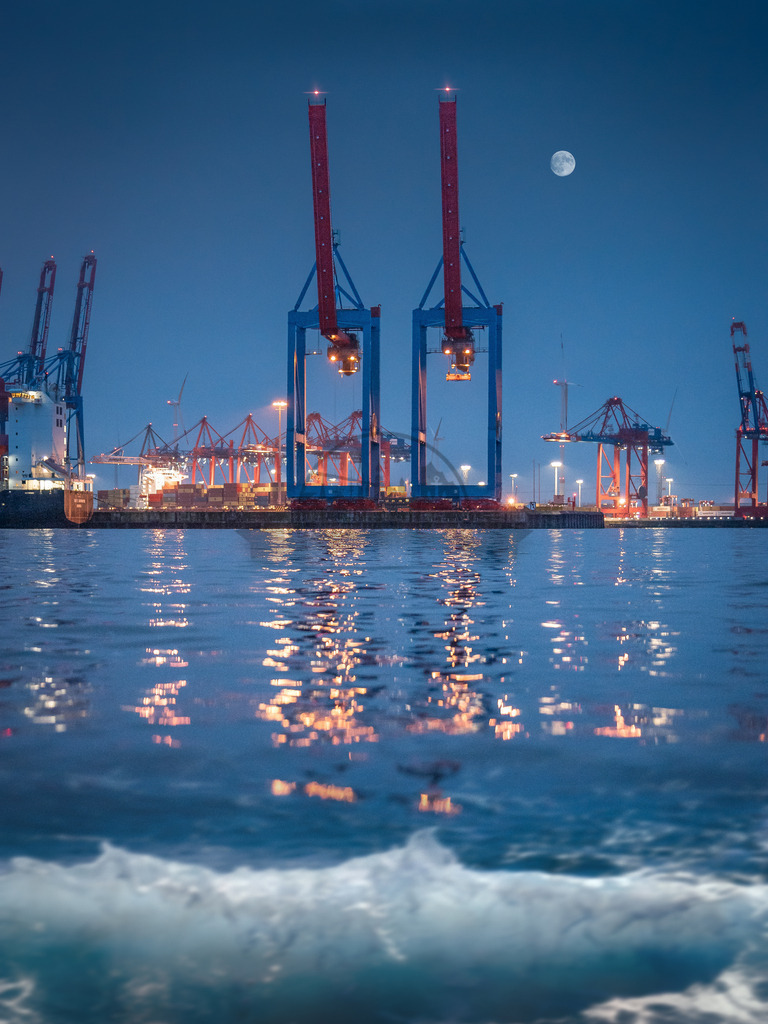 Vollmond Hafen HH | Exklusive Hamburg collagen, tolle Segelbilder und viele weitere tolle Motive auf Leinwand, Poster, Alu-Dibond, u.v.m. findet Ihr bei uns auf hamburgbild.de. Findet Euer Wandbild für Euer Zuhause, Büro oder die  Praxis…. - Realisiert mit Pictrs.com