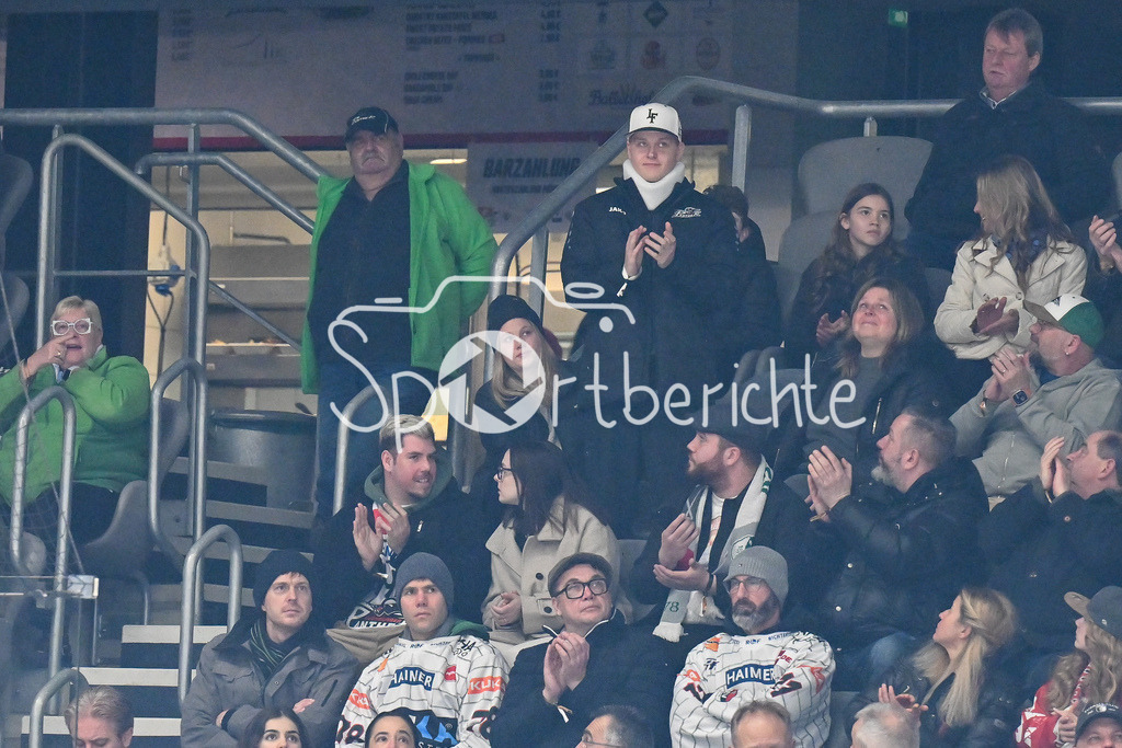 Augsburger Panther - Düsseldorfer EG | heute im Stadion - Marco NIEWOLLIK (Augsburger Panther #28) / DEL: Augsburger Panther - Duesseldorfer EG, Curt Frenzel Stadion am 04.03.2025