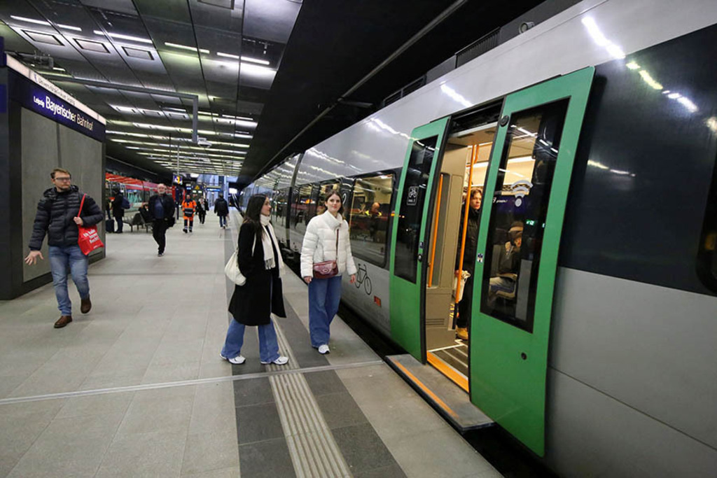 City-Tunnel Leipzig - Station Bayerischer Bahnhof | Das Team hinter BILDLEXIKON LEIPZIG bündelt historische wie aktuelle Informationen über die Stadt Leipzig in Text und Bild auf einer Plattform und stellt diese der interessierten Öffentlichkeit zur Verfügung.