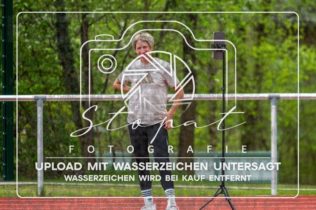 KMHK-1111 | Annette Funck bei den Kreismeisterschaften Leichtathletik-Wurf Heidekreis 2026 im Boehmewaldstadion, Soltau (Simon Paul Stopat) - Realisiert mit Pictrs.com