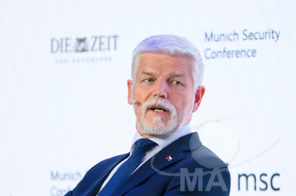 _DWI3926 | MATA IndoCon - Realisiert mit Pictrs.com