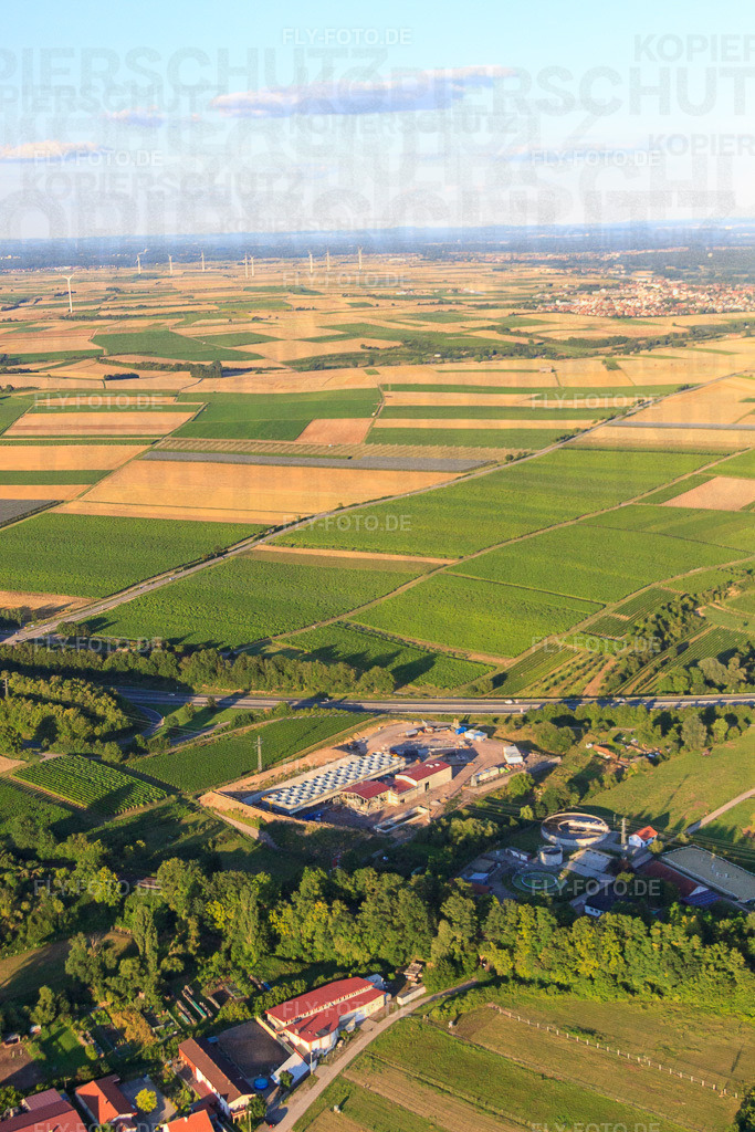 Geothermieanlage der Pfalzwerke geofuture GmbH bei Insheim an der A65 | Luftbild: Geothermieanlage der Pfalzwerke geofuture GmbH bei Insheim an der A65 in Insheim im Bundesland Rheinland-Pfalz in Deutschland. Foto: IMG_51071.jpg vom 22.07.2012 durch Werner Riehm/FLY-FOTO.de - Realisiert mit Pictrs.com