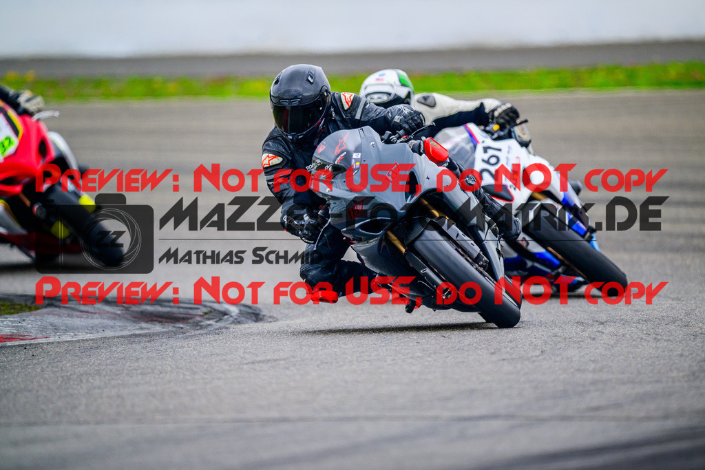 MaZZes_FotoMatrix_240717_6007705_1904 | WEISS