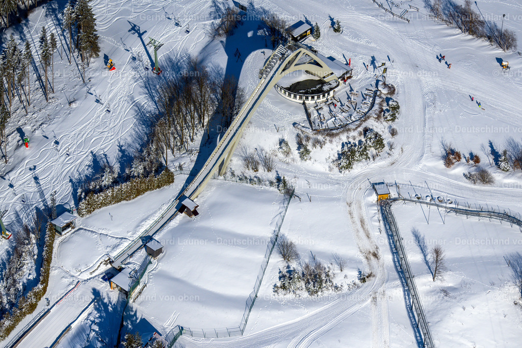 4043607 | WINTERBERG 13.02.2021 Winterlich schneebedeckte " Sankt Georg Sprungschanze " am Rothaarsteig in Winterberg im Sauerland im Bundesland Nordrhein-Westfalen. Weiterführende Informationen bei: Winterberg Touristik und Wirtschaft GmbH. // Wintry snowy the " Sankt Georg ski-jumping " hill in Winterberg at Sauerland in the state North Rhine-Westphalia. Further information at: Winterberg Touristik und Wirtschaft GmbH. Foto: Gerhard Launer