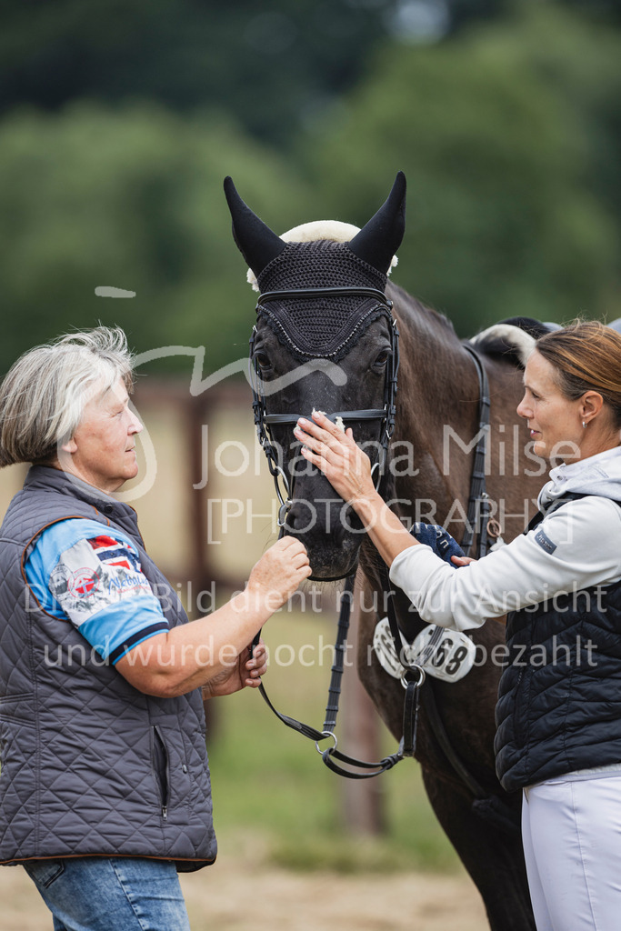 250627_PfSpTa_Stil-A1-102 | Deine schönsten Turniermomente als professionelle Fotos! Entdecke hochwertige Pferdesport-Fotografie im Online-Shop. Jetzt Fotos finden & bestellen!