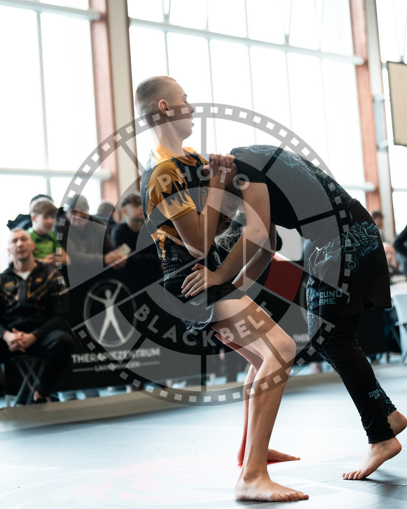 20251129PBB6531 | Fighters compete during the luta livre competition ILLCS XI winter edition on November 29, 2025 in Hannover, Germany.