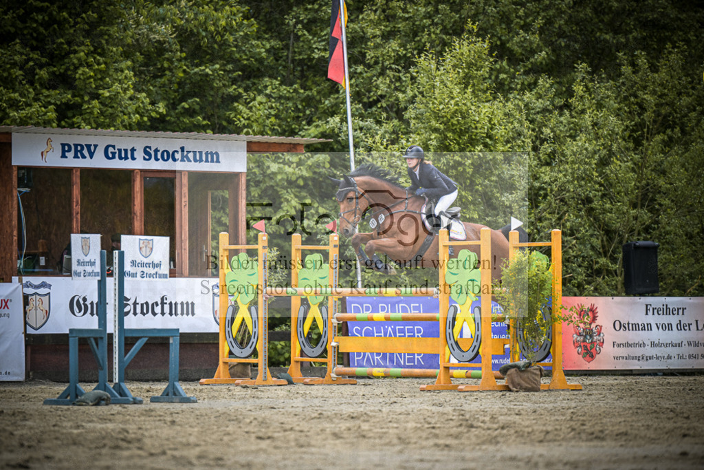 DOS_6236 | Entdecke hochwertige Reitturnierfotos von Foto Oger. Professionell, emotional und authentisch – jetzt Lieblingsmomente im Shop bestellen.Deutschlandweite Turnierfotografie. - Realisiert mit Pictrs.com