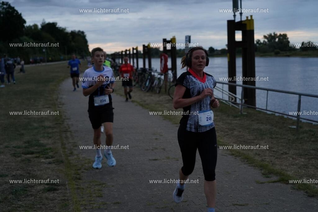 DSC05383 | Lichterlauf  - Realisiert mit Pictrs.com