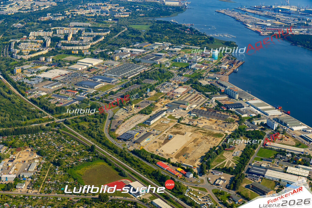 Luftaufnahme  Rostock - Die Luftaufnahme wurde 2025 vom UL-Flugzeug heraus erstellt ( ohne Drohne ) - Hochauflösende Luftaufnahme - für professionelle Ausdrucke geeignet. Die Geschenkidee !Mit Lizenz und Bildrechte bestellbar