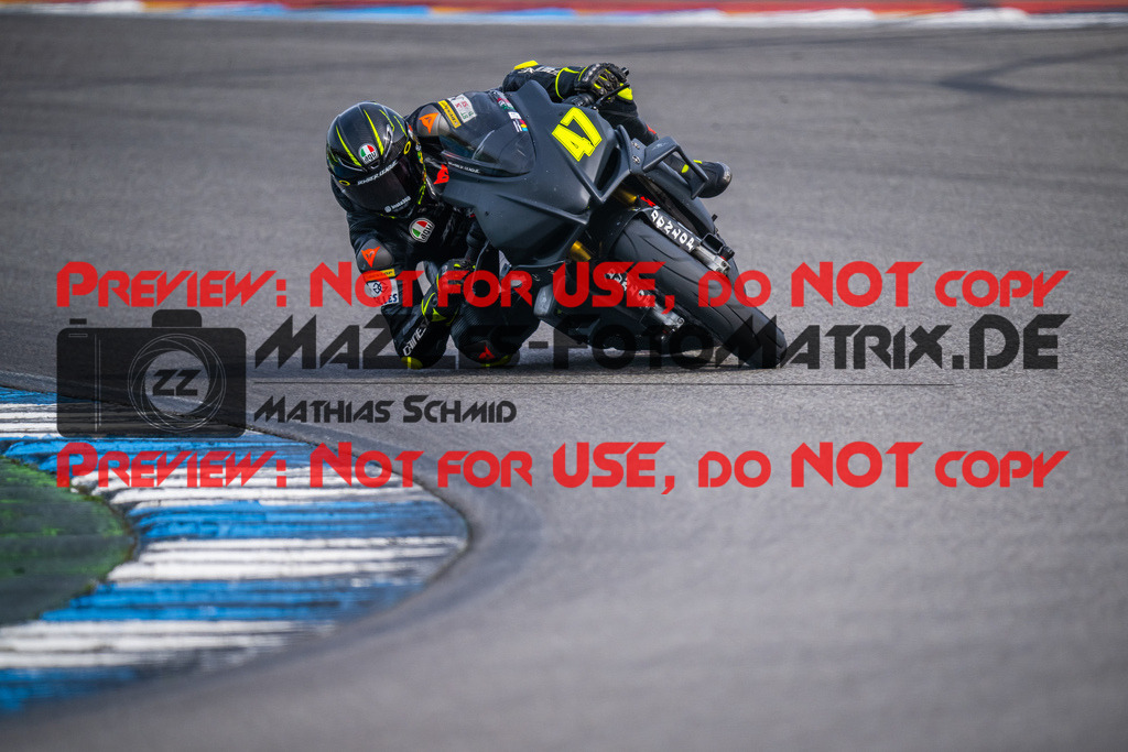 MaZZes_FotoMatrix_230410_202 | WEISS