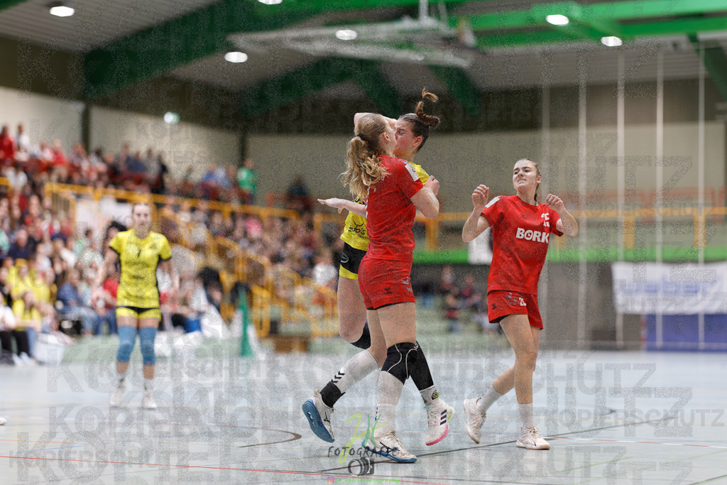 Hessenmeisterschaft wJC - Finale; HSG Kleenheim - HSG Weiterstadt/ Braunsh.Worf. | Hessenmeisterschaft wJC - Finale; HSG Kleenheim - HSG Weiterstadt/ Braunsh.Worf. am 22.03.2025 in Biedenkopf (Sporthalle Lahntalschule)Photo © 2025 - Jörg Heinrich - Realisiert mit Pictrs.com