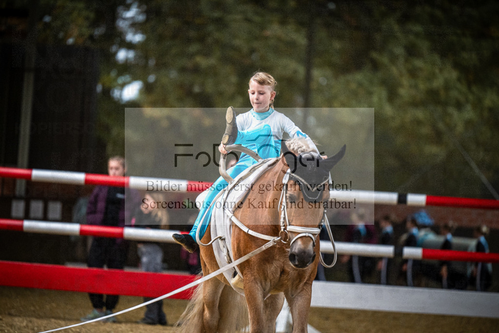 DOS_0122 | Entdecke hochwertige Reitturnierfotos von Foto Oger. Professionell, emotional und authentisch – jetzt Lieblingsmomente im Shop bestellen.Deutschlandweite Turnierfotografie. - Realisiert mit Pictrs.com