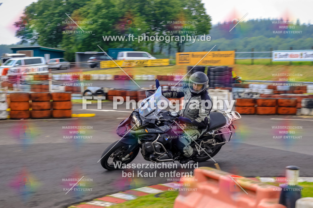 OBK-5325 | Hier findet Ihr Bilder von Touristenfahrten auf der Nürburgring Nordschleife oder von anderen Veranstaltungen die ich besucht habe. Viel Spass beim Durch Schauen 