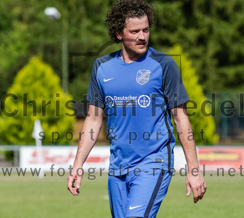 2023-07-08_142_FC_Langengeisling_gegen_TSV_Buchbach | Erding, Deutschland, 08.07.2023:
Fußball, Bezirksliga Oberbayern Ost 2023 / 2024, Testspiel, FC Langengeisling gegen TSV Buchbach, Endergebnis: 0:6

Fabian Aigner (FC Langengeisling, #19)

Foto: Christian Riedel / fotografie-riedel.net